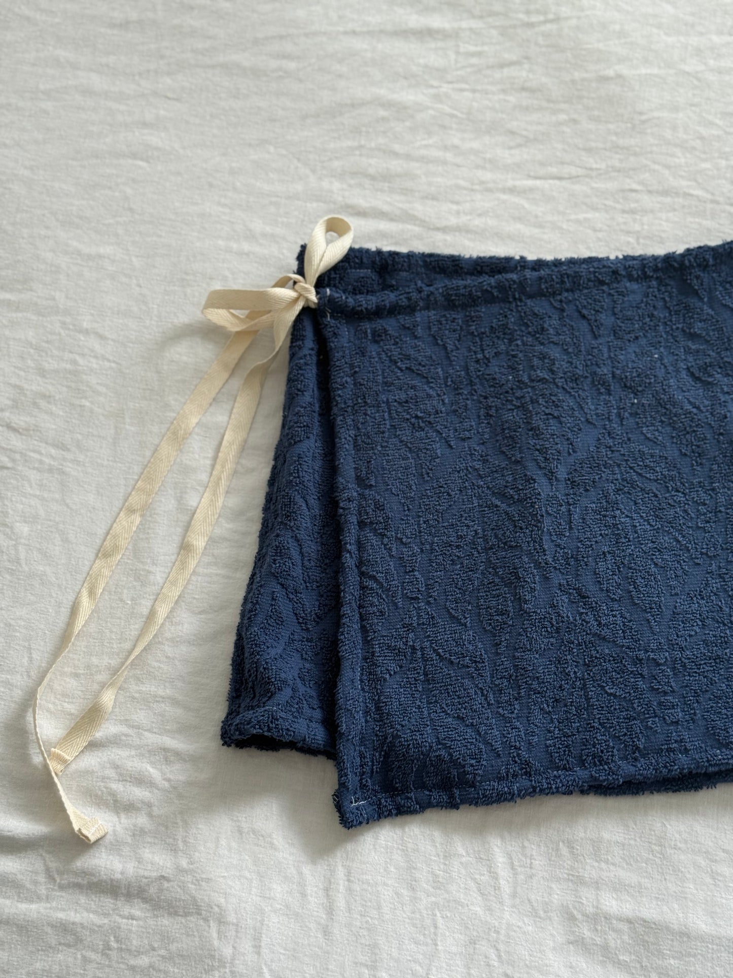 Wrap Skirt in NAVY